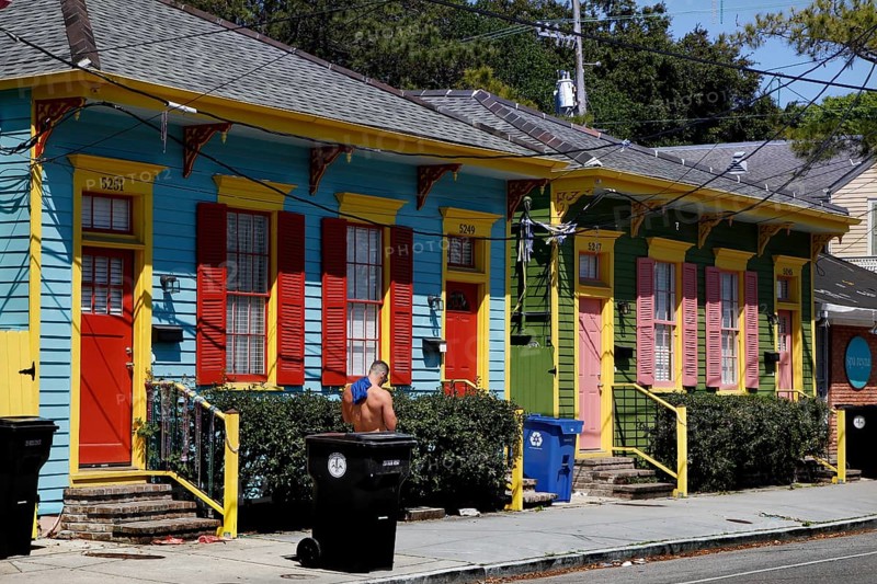 Colourful historic townhouses in the Garden District of New Orleans, New Orleans, Louisiana, USA