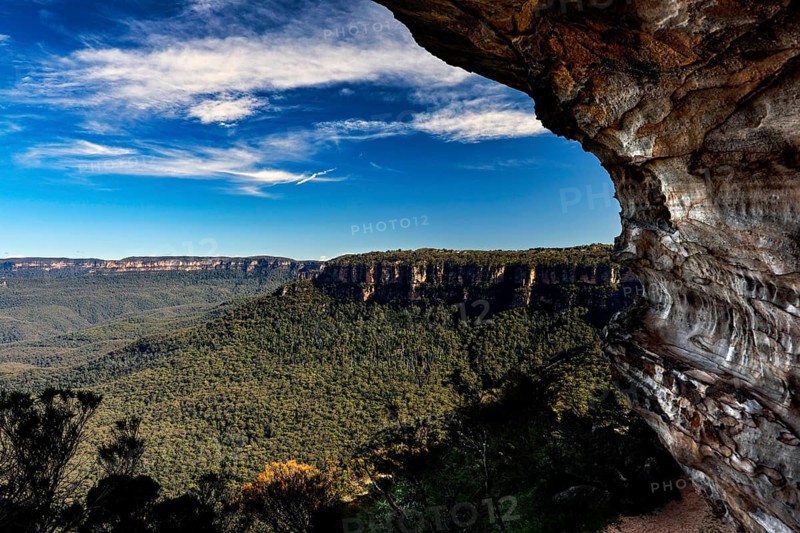 Breathtaking views from Lincoln's Rock over the Wentworth Falls area in the Blue Mountains, Blue Mountains, NSW, Australia