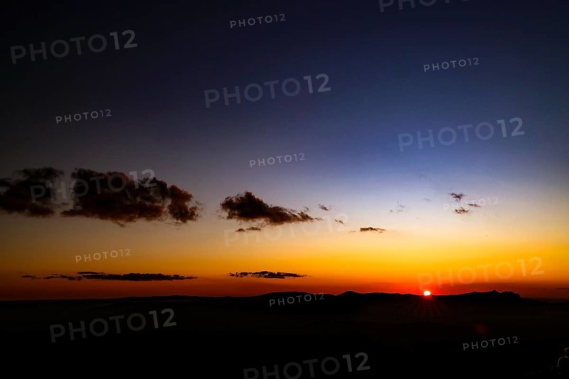 Sunset at Reed Lookout in the Grampian Mountains, the sky shows warm colors, Grampian Mountains, VIC, Australia