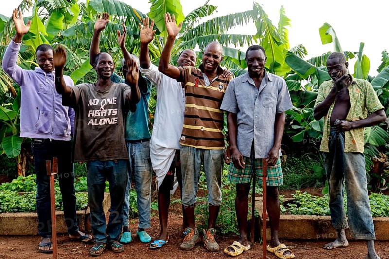 Group of workers in the fruit and vegetable garden of the rehabilitation center, Nongotanakaha, null, Côte d'Ivoire
