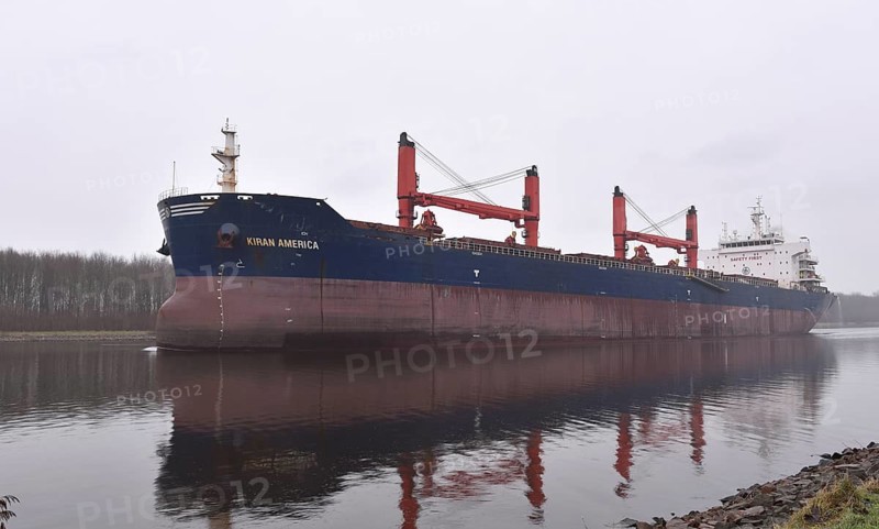 Cargo ship KIRAN AMERICA sails in fog in the Kiel Canal, NOK, Kiel Canal, Kiel Canal, Schleswig-Holstein, Germany