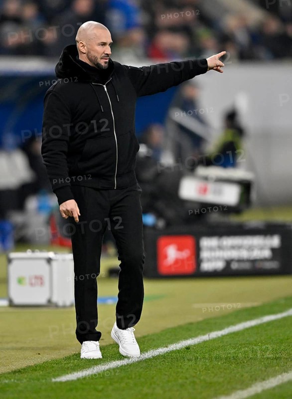 Coach coach Christian Ilzer TSG 1899 Hoffenheim on the sidelines Gesture PreZero Arena, Sinsheim, Baden-Württemberg, Germany