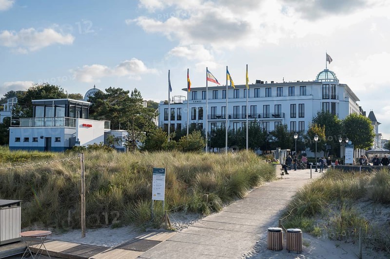 DLRG station and hotel on the promenade, beach exit, Binz, seaside resort, Rügen island, Baltic Sea, Mecklenburg-Western Pomerania, Germany