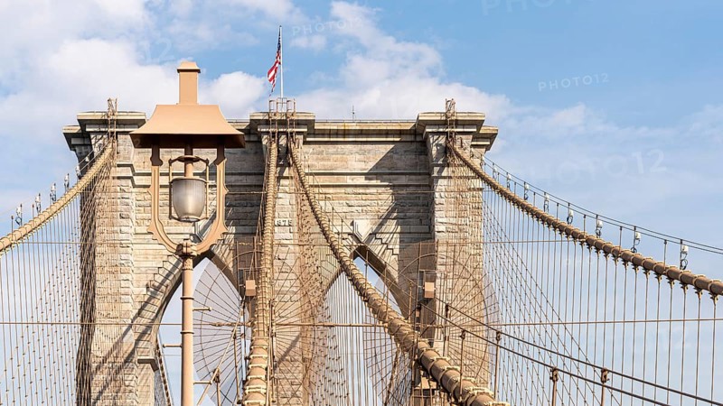 Brooklyn Bridge tower, Brooklyn Bridge, New York, USA