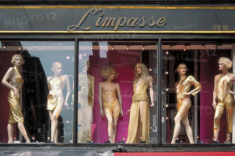 Window mannequins at Limpasse Fashion Boutique, New York City, USA