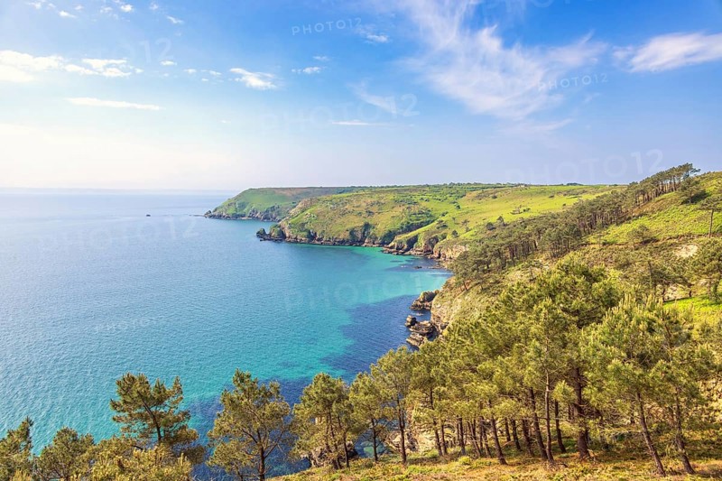 Scenics view of an awesome beautiful coastal landscape with sea view to the horizon on a sunny summer day, Crozon peninsula, Bretagne, France