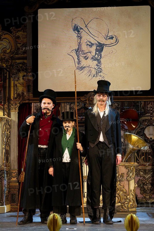 Katharina Thalbach, Pierre Besson, Torsten Rasch, Wilhelm bush: Sauerkohl & Misetaten, photo sample on 14.01.2026 in the comedy Am Kurfürstendamm in Ernst-Reuter-Saal, Berlin, premiered on 20.01.2026