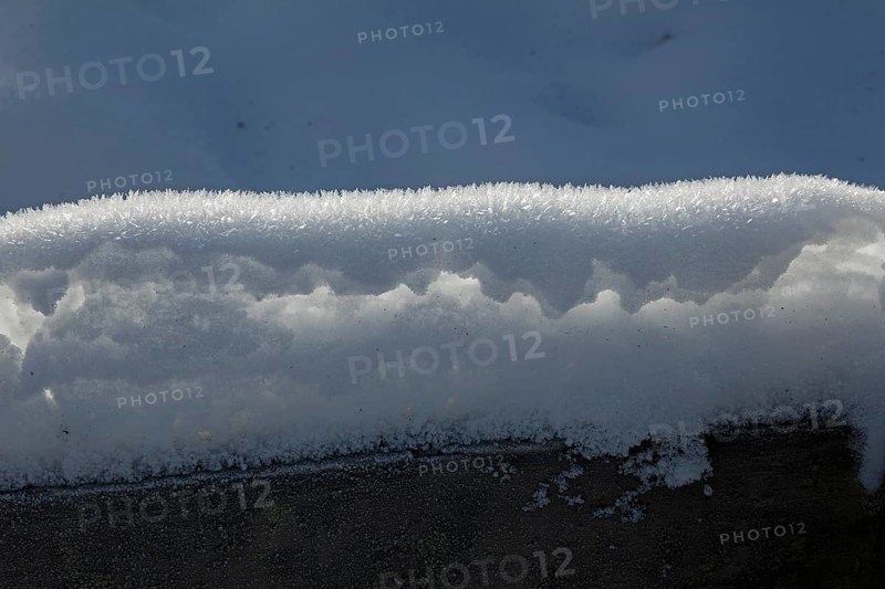 Snow on fence, snow crystals, winter, Sieversen, Samtgemeinde Rosengarten, Lower Saxony, Germany