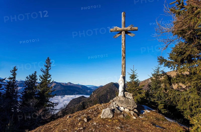 Sankt Wolfgang, summit cross auf der Vormaueralm, Osterhorn Group, Salzkammergut, Upper Austria, Austria
