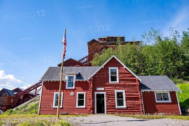 Kennicott Red Buildings, Office Building and Kennicott Concentration Mill to Extract Copper from Quarried Rock, Historic Kennecott Copper Mine, National Historic Landmark, Wrangell St. Elias National Park, Alaska, USA