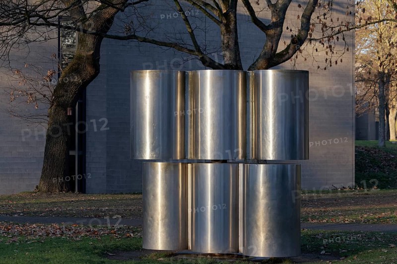 Movable plastic PA II by Günther Tollmann, stainless steel sculpture, Skulpturenpark Lehmbruck-Museum, Immanuel-Kant-Park, Duisburg, North Rhine-Westphalia, Germany
