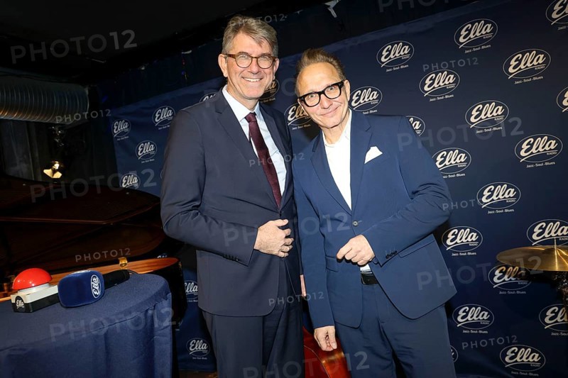 Oliver Dunk and the Federal Government Commissioner for Culture and the Media (BKM) Dr Wolfram Weimer press the red button at 12:00 noon and Ella goes on air. 05.01.2026 at Zig Zag Jazz Club