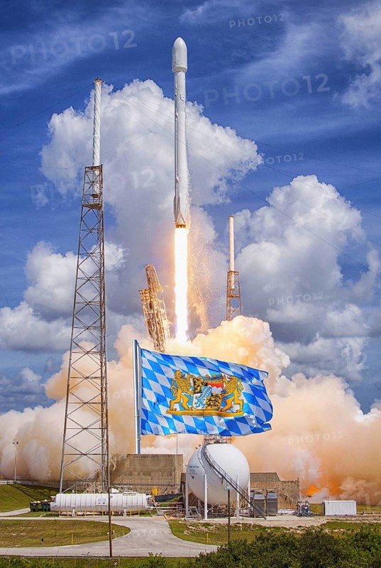Symbolic image, Free State of Bavaria, plans for satellite, space, rocket technology, innovation, digital plan, progress, high-tech country, Internet, science, research, computers, network technology, data traffic, space research, future, quantum computers, Max Planck Institute, LMU Ludwig-Maximilians University, TU Technical University Munich, cutting-edge technology