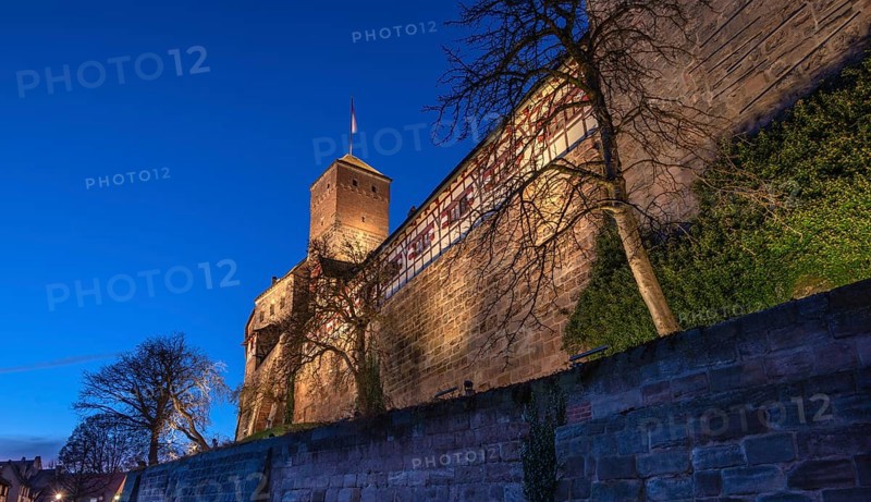 The Nuremberg Kaiserburg in evening lighting, blue evening sky, Mount of Olives, Nuremberg, Mittelfranlen, Bavaria, Germany