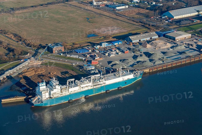 Europe, Germany, Schleswig-Holstein, Brunsbüttel, LNG terminal, ports, port, ships, water, ship, shipping, river, traffic, shipping, route, transport, means of transport, North Sea, Elbe, aerial view, aerial photos, aerial view, from, above, logistics, special ship, Högh Gannet, FSRU, liquid gas, regasification, regasification ship