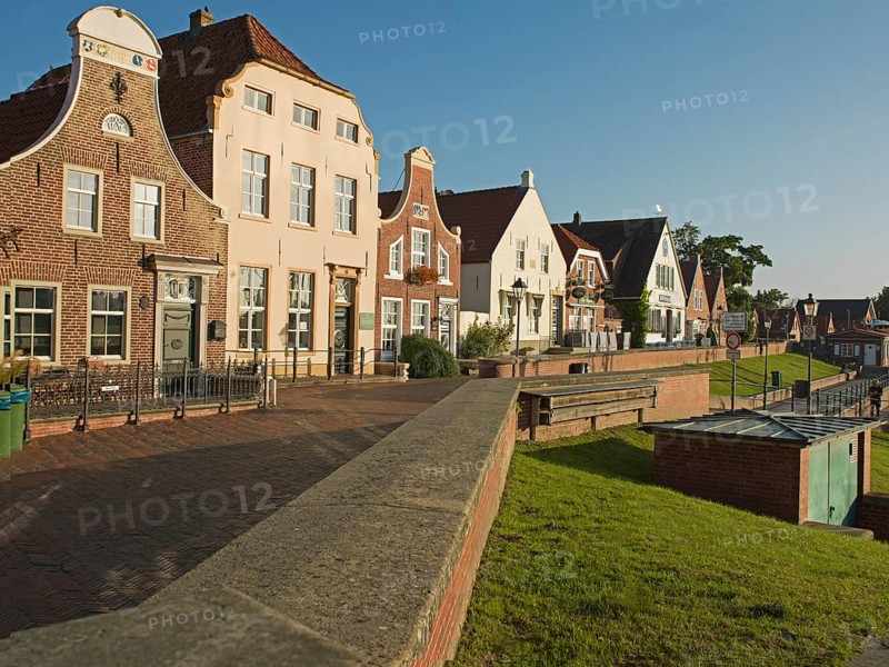 Giebelhäuser am Kutterhafen, Greetsiel, Krummhörn Municipality, East Frisia, Germany