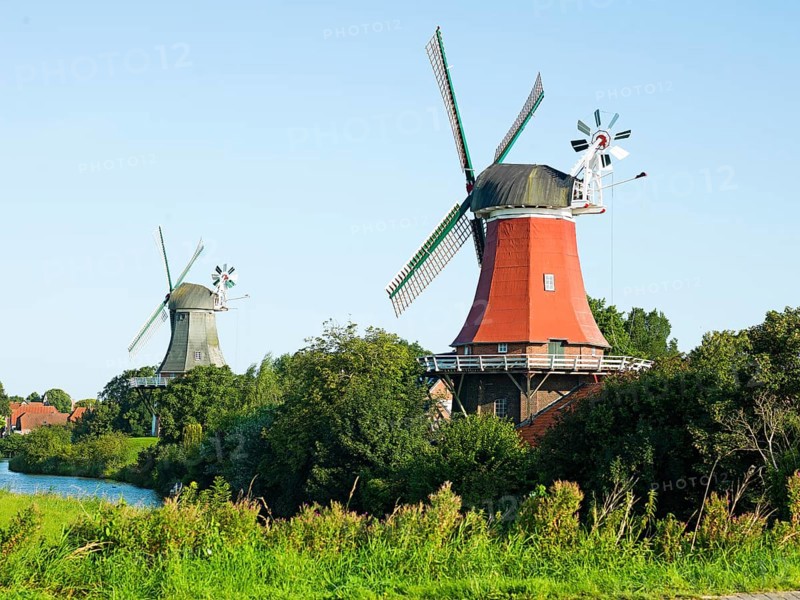 Greetsieler Zwillingsmühlen, landmark, Greetsiel, Municipality of Krummhörn, East Frisia, Lower Saxony, Germany