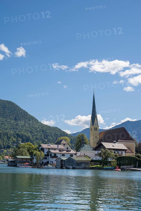 View from Malerwinkel of the village with parish church of St. Lawrence, Rottach-Egern, Upper Bavaria, Bavaria, Germany