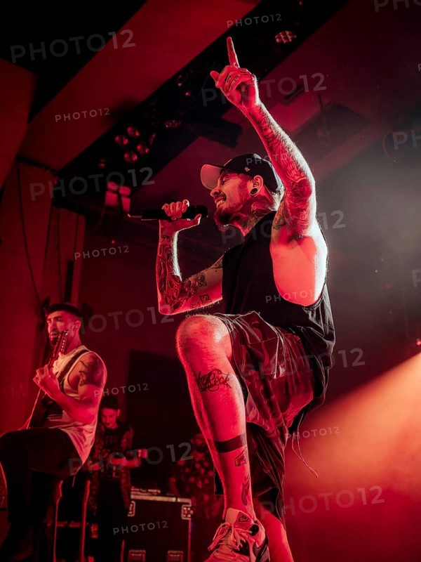Singer Matthias Engst and guitarist Ramin Tehrani from Engst live on 10-year anniversary tour tour at Berlin's Astra Kulturhaus on 20.12.2025