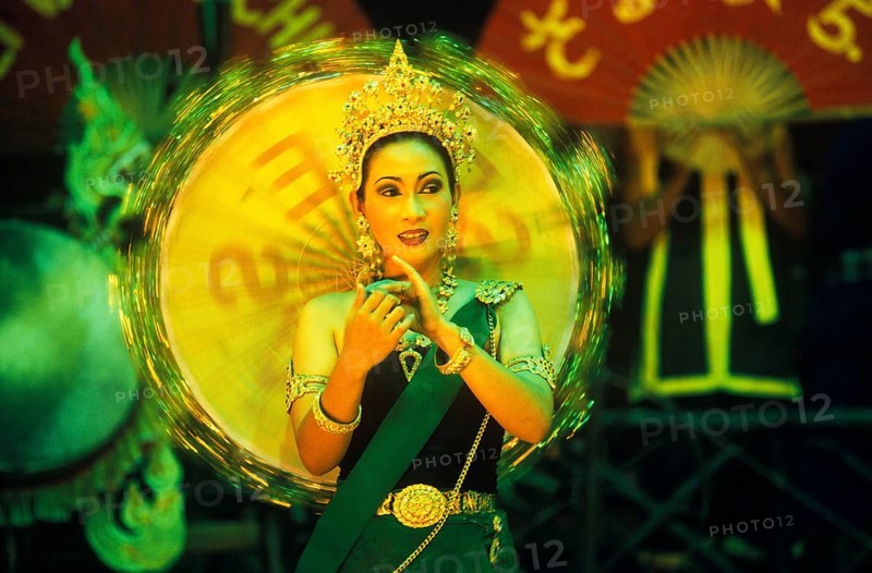 Traditional dance, parasol, Ko Phuket, Thailand, December 2002, vintage, retro, old, historical