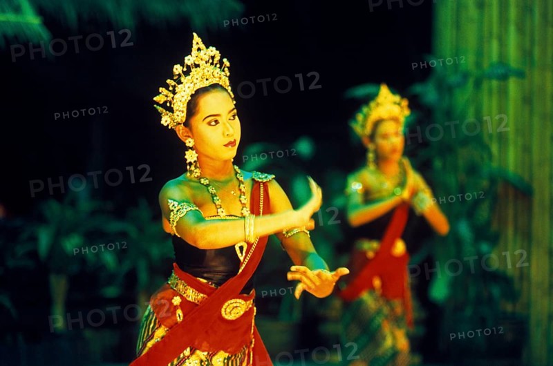 Traditional dance, Ko Phuket, Thailand, December 2002, vintage, retro, old, historical