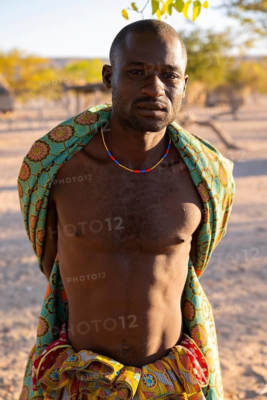 Portrait, man of the Hakaona tribe, also Havakona or Hakawona, near Opuwo, Kunene, Namibia