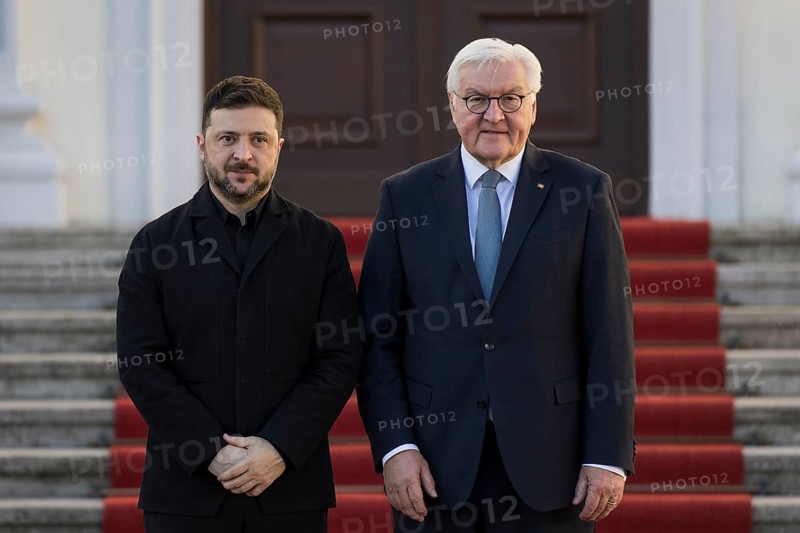 Volodymyr Selensky (President of Ukraine) and Frank-Walter Steinmeier (President of the Federal Republic of Germany) on arrival at Bellevue Palace, 15 December 2025