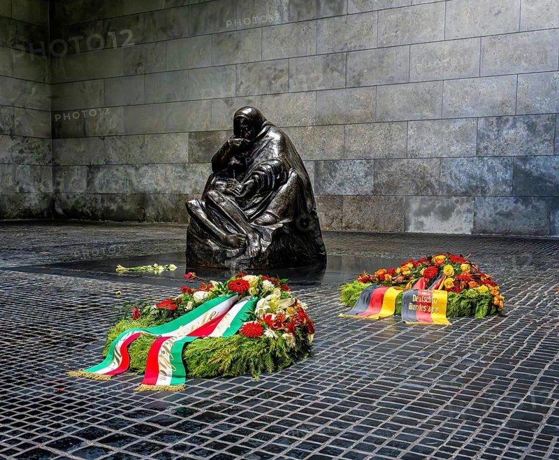 Wreath laying, Neue Wache, Central Memorial of the Federal Republic of Germany for the Victims of War and Tyrancy, Unter den Linden, Berlin, Germany