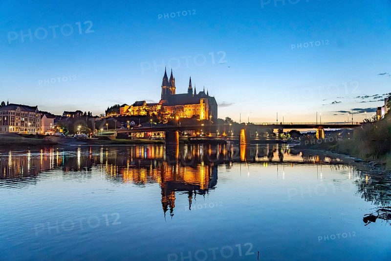 The castle hill with Albrechtsburg, cathedral and the Elbe in Meissen at dusk, Saxony, Germany