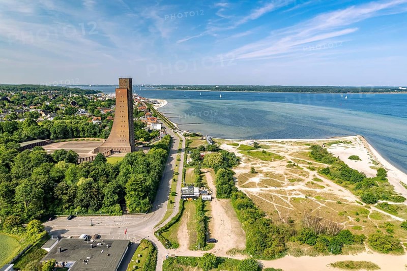Laboe with the naval memorial, beach and dune landscape on the Kiel Fjord seen from above, Laboe, Schleswig-Holstein, Germany