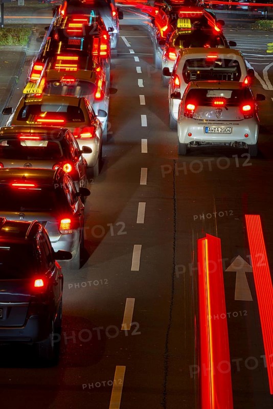 Rote Rückleuchten, Rush Hour, Rheinuferstraße, Cologne, Rhineland, North Rhine-Westphalia, Germany