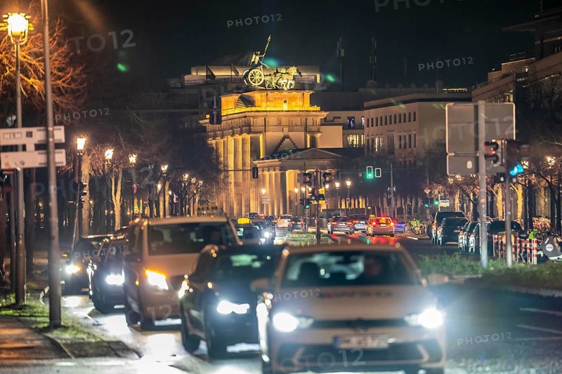 Evening traffic on Ebertstraße, on 18th March Square, Brandenburg Gate, Berlin, Germany