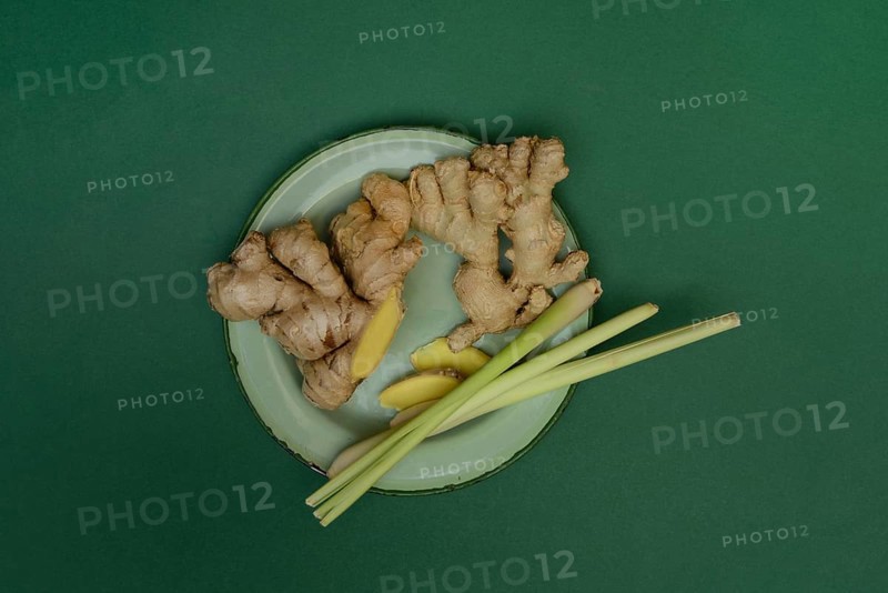 Ginger tubers and lemongrass on plate, Zingiber officinale, Cymbopogon citratus