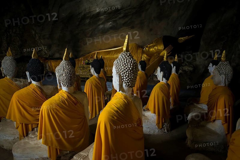 Cave with Buddha Statues, Tham Phra Non, Reclining Buddha Cave, Wat Ao Noi, Prachuap Khiri Khan, Prachuap Khiri Khan Province, Central Thailand, Thailand