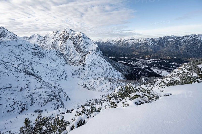 View of snowy Waxenstein, view from Längenfelderkopf in winter, Wetterstein Mountains, Garmisch-Partenkirchen, Bavaria, Germany