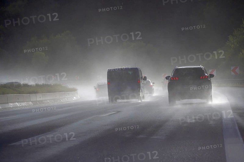 Tourist traffic on the A9 motorway when it rains, Bavarian Forest, Bavaria, Germany