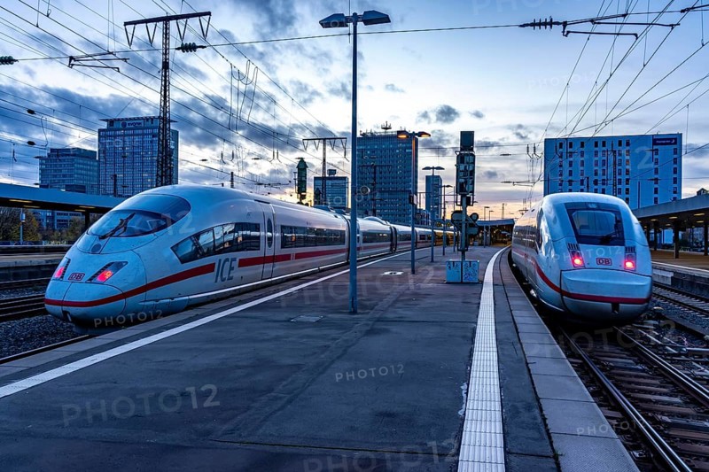 ICE trains, in Essen main station, on the platform, North Rhine-Westphalia, Germany