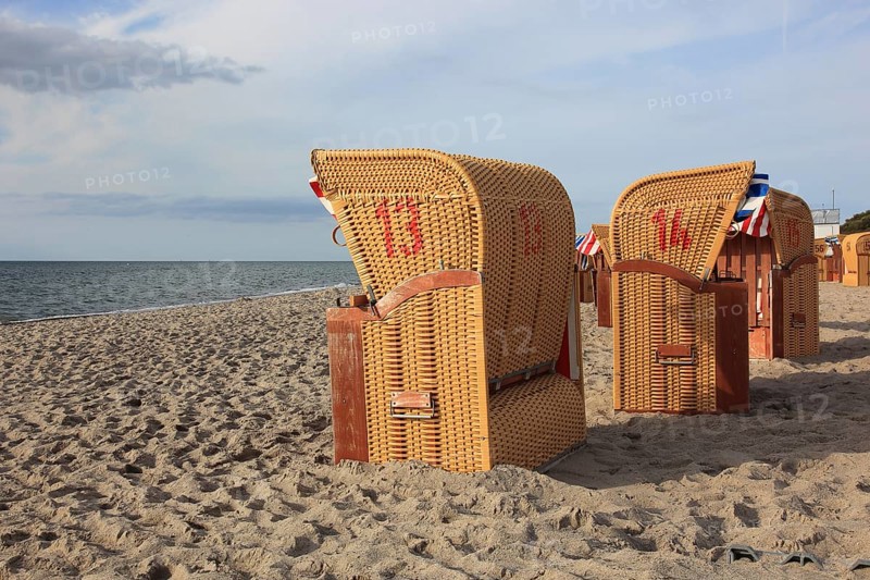 Empty, locked beach chairs on the beach, beach chair, sandy beach, Baltic Sea, Poel island, Nordwestmecklenburg district, Mecklenburg-Western Pomerania, Germany