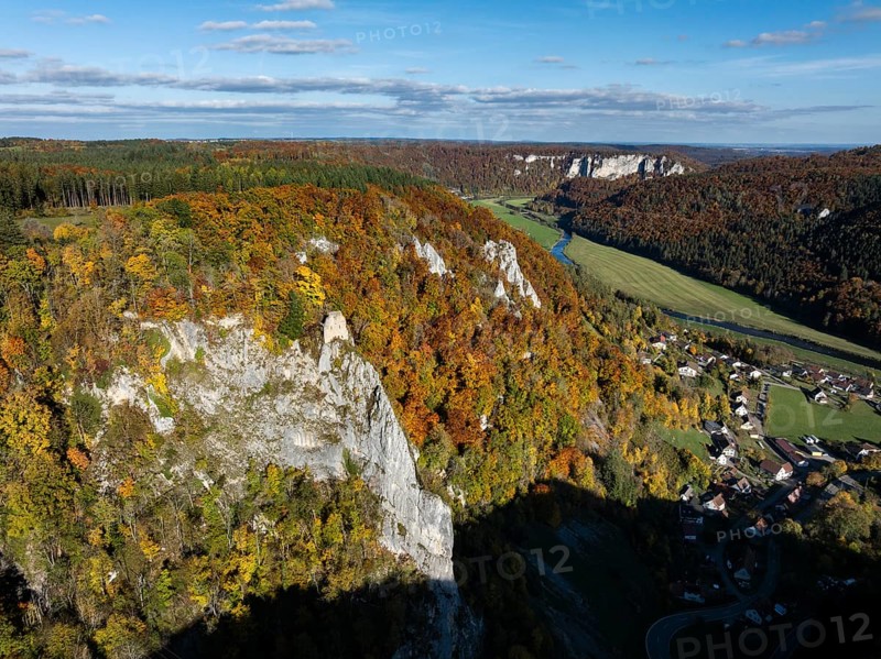 Aerial view of the viewpoint, shovels and Hausen Castle, also known as the Hausen ruins, surrounded by autumn vegetation, a ruin of a castle above the village of Hausen in the valley in the Upper Danube Valley, Beuron, Sigmaringen district, Baden-Württemberg, Germany