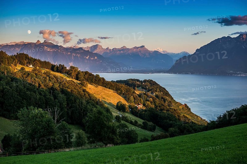 Panorama, Lake and mountains, Tour-de-Gourze, Riex, Sunset, Lavaux, UNESCO World Heritage Site, Lake Geneva, Lac Léman, Canton of Vaud, Switzerland