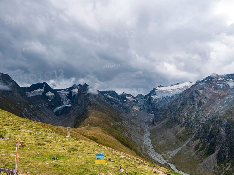 Panoramic view from the Hohe Mut over the Mutsattel and the Rotmoostal to the Gurglkamm in the Ötztal Alps, Hohe Mut Alm, Gurgl, Sölden, Tyrol, Austria