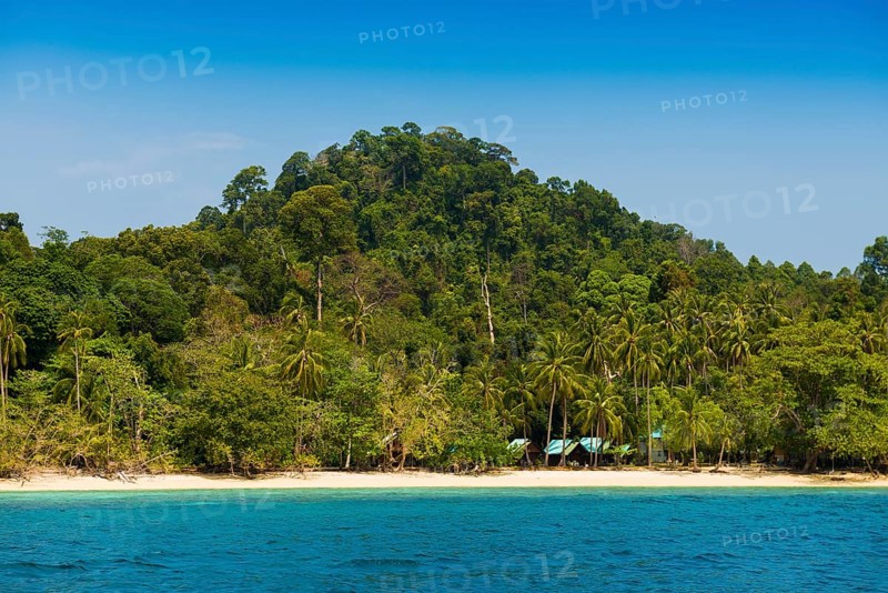 White sandy beach, Sunrise Beach, Koh Kradan, Hat Chao Mai National Park, Trang Province, Southern Thailand, Andaman Sea, Thailand