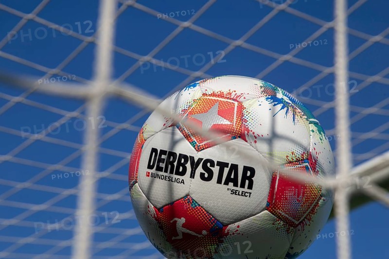 Close-up of the 2025/26 Bundesliga match ball (symbolic image)