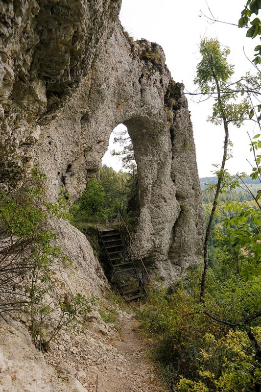 Teufelstorffelsen, Jura rock, gate-like breakthrough, stairs, natural monument between Gammertingen and Hettingen, Zollernalbkreis, Swabian Alb, Baden-Württemberg, Germany