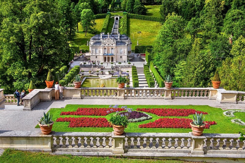 Baroque gardens at the Temple of Venus with a view of the water parterre and Linderhof Palace, Ettal, Ammertal, Upper Bavaria, Bavaria, Germany, UNESCO World Heritage Site