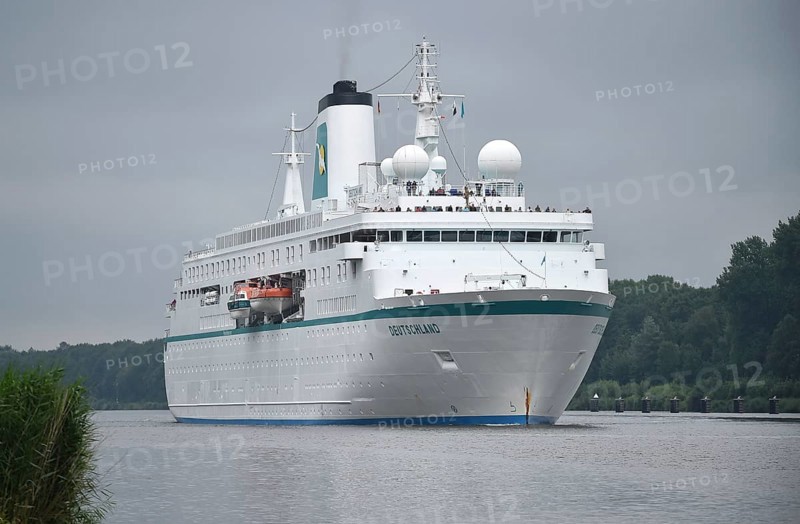 MS DEUTSCHLAND sails through the Kiel Canal, NOK, Kielkanal, Kiel Canal, Schleswig-Holstein, Germany