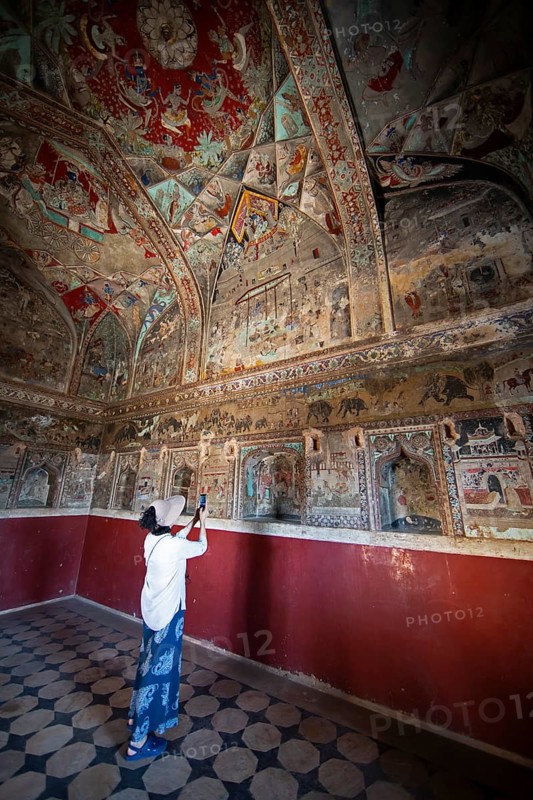 Paintings on the wall and ceiling in the Garh Palace or Rajput Palace, Bundi, Rajasthan, India