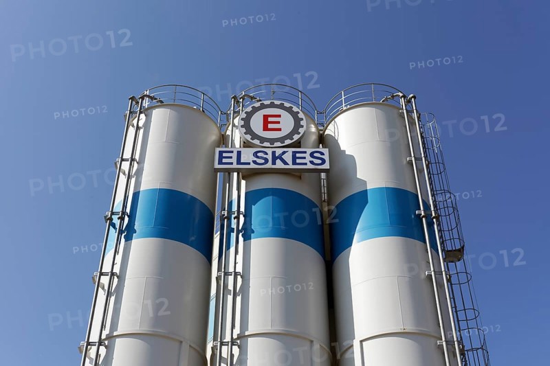 Elskes Tranportbeton, logo on silo plant, concrete plant in Düsseldorf harbour, Düsseldorf, North Rhine-Westphalia, Germany