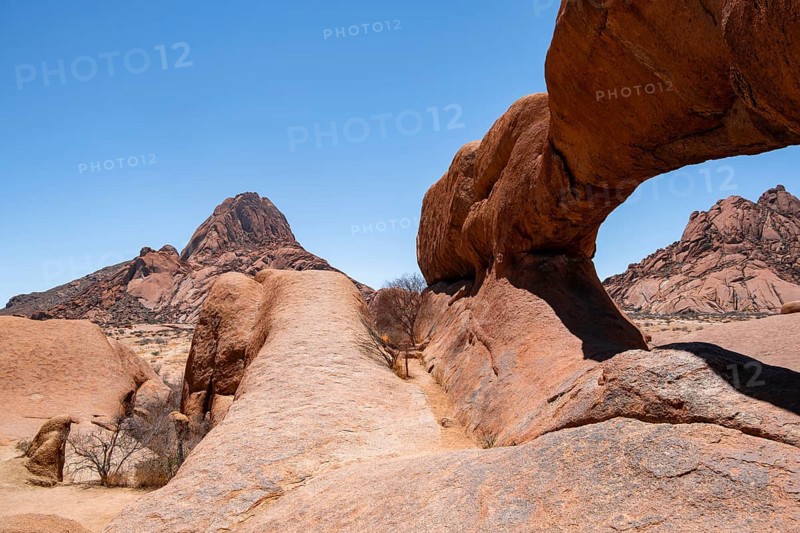 Rock arch, rock formation, Pontok Mountains, Great Spitzkoppe, Spitzkoppe, Great Spitzkoppe Nature Reserve, Namibia