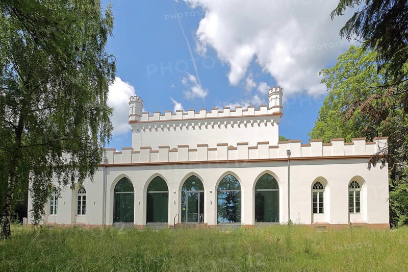 Gothic house with battlements and corner turrets, neo-Gothic, white, museum, Dornholzhausen, Bad Homburg, Taunus, Hesse, Germany